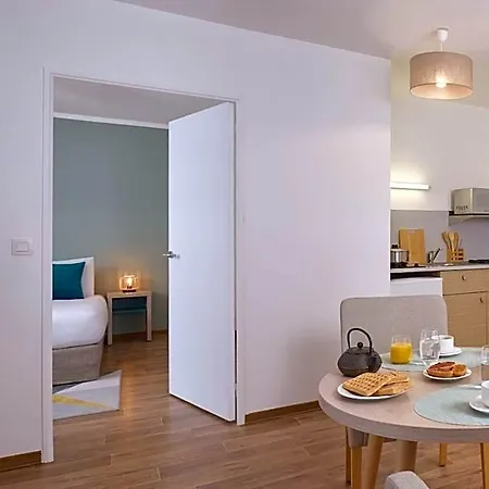 Quality Aparthotel Valenciennes Hotel 2*