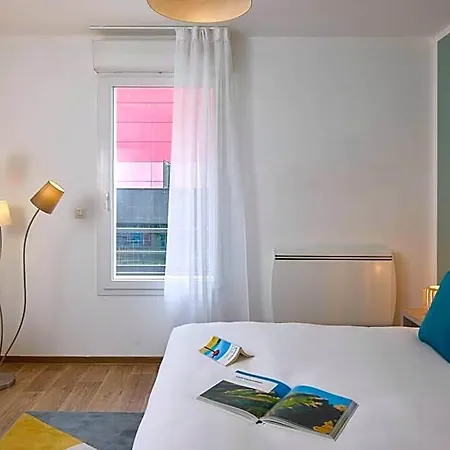 Quality Aparthotel Valenciennes Hotel
